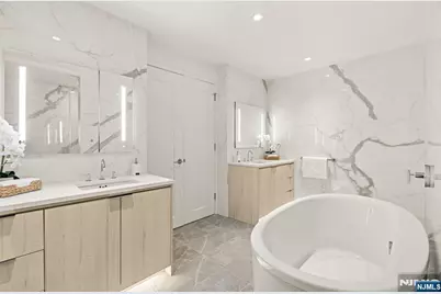 800 Ave At Port Imperial 317 #317, Weehawken, NJ 07086 - Photo 20