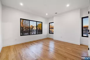 33 Randolph Pl, Newark, NJ 07108 - Photo 18