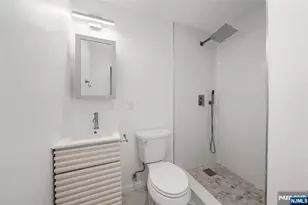 174 Pleasant Ave, Bergenfield, NJ 07621 - Photo 12