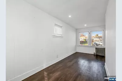 114 E 5th Avenue, Roselle, NJ 07203 - Photo 8