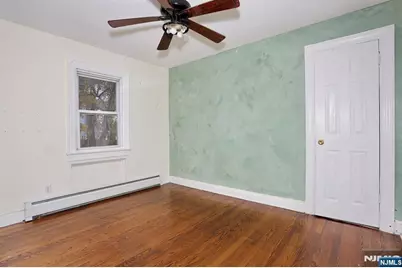 325 New Bridge Road, Bergenfield, NJ 07621 - Photo 14