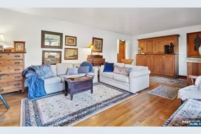 29 Sycamore Avenue, Livingston, NJ 07039 - Photo 6