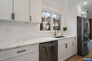 18 Clinton Pl, Woodcliff Lake, NJ 07677 - Photo 10