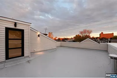 165 Delaware Avenue 3 #3, Jersey City, NJ 07306 - Photo 32