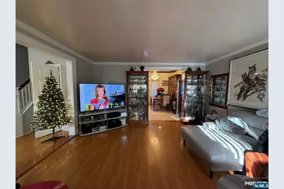 61 Homestead Avenue, Palisades Park, NJ 07650 - Photo 2