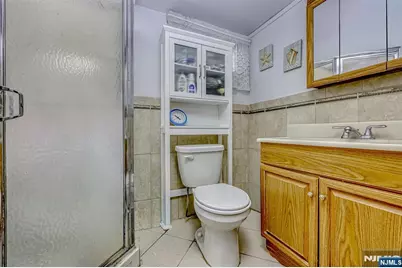 312 Rochelle Avenue, Rochelle Park Township, NJ 07662 - Photo 22