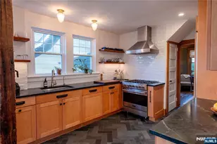36 Clarendon Pl, Bloomfield, NJ 07003 - Photo 20