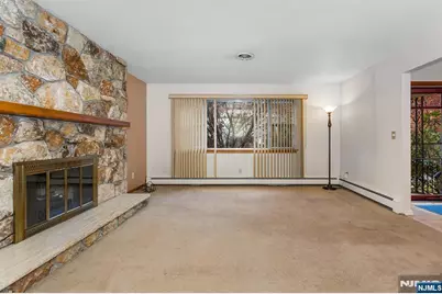 33 Chobot Lane, Elmwood Park, NJ 07407 - Photo 4