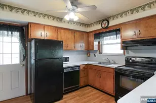 54 Doherty Dr, Clifton, NJ 07013 - Photo 8