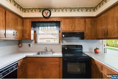 54 Doherty Drive, Clifton, NJ 07013 - Photo 10