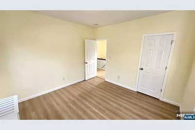 8 Tiffany Boulevard, Newark, NJ 07104 - Photo 12