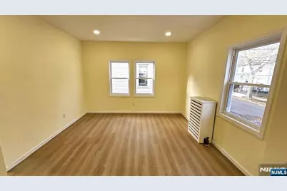 8 Tiffany Boulevard, Newark, NJ 07104 - Photo 6