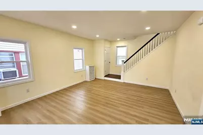 8 Tiffany Boulevard, Newark, NJ 07104 - Photo 4
