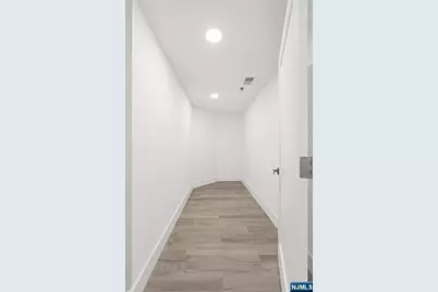 302 Smith Court, Edgewater, NJ 07020 - Photo 22