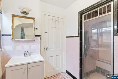 327 Field Place, Hillside, NJ 07205 - Photo 16