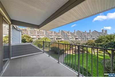 14A Riverview 14A #14A, North Bergen, NJ 07047 - Photo 8