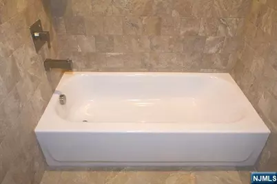 14A Riverview 14A #14A, North Bergen, NJ 07047 - Photo 30