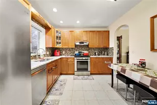 1004 Elm Ave, Ridgefield, NJ 07657 - Photo 10