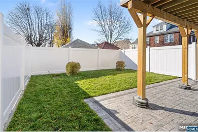 460 Greenmount Avenue, Cliffside Park, NJ 07010 - Photo 28
