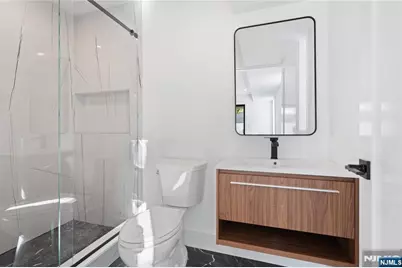 460 Greenmount Avenue, Cliffside Park, NJ 07010 - Photo 24