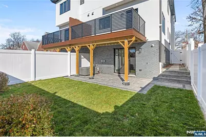 460 Greenmount Avenue, Cliffside Park, NJ 07010 - Photo 6