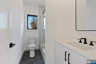 460 Greenmount Ave, Cliffside Park, NJ 07010 - Photo 16