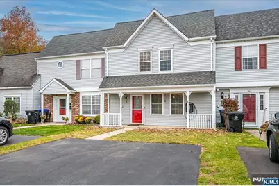28 Cosgrove Court, East Brunswick Township, NJ 08816 - Photo 2