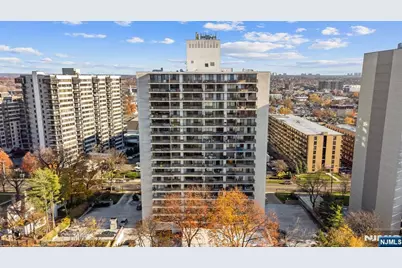 277 Prospect Avenue 11H #11H, Hackensack, NJ 07601 - Photo 2