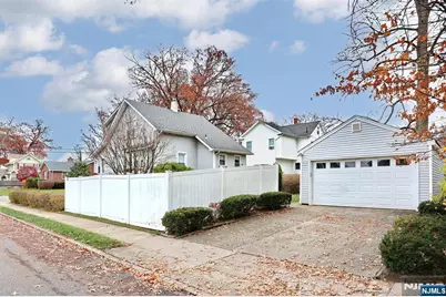 135 Linden Avenue, Dumont, NJ 07628 - Photo 32