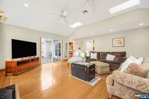 9 Allison Ct, Wayne, NJ 07470 - Photo 6