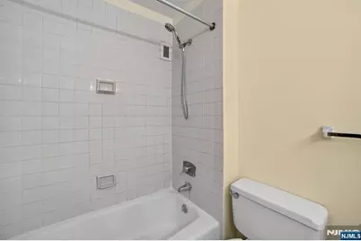 7002 Jfk Blvd E 42B #42B, Guttenberg, NJ 07093 - Photo 10