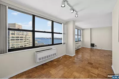 7002 Jfk Blvd E 42B #42B, Guttenberg, NJ 07093 - Photo 1