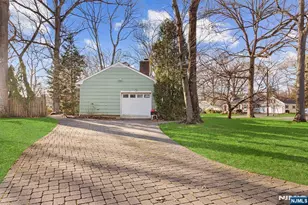 284 Village Pl, Wyckoff Township, NJ 07481 - Photo 2