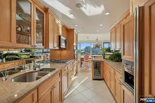 5 Horizon Road 1405-1407, Fort Lee, NJ 07024 - Photo 24