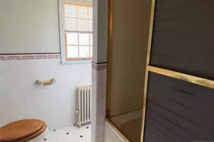 134 Oakwood Dr, Wayne, NJ 07470 - Photo 16