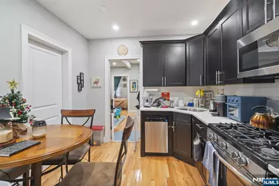 137A Dekalb Avenue, Jersey City, NJ 07306 - Photo 34