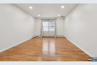 822 Pompton Avenue, Cedar Grove, NJ 07009 - Photo 32