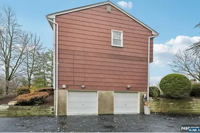 822 Pompton Avenue, Cedar Grove, NJ 07009 - Photo 4