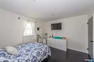 527 Lyster Ave, Saddle Brook Township, NJ 07663 - Photo 16