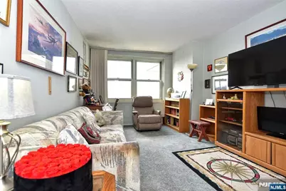 555 North 8N #8N, Fort Lee, NJ 07024 - Photo 16