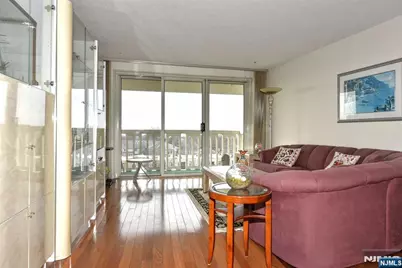 555 North 8N #8N, Fort Lee, NJ 07024 - Photo 8