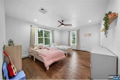 322 E Midland Avenue, Paramus, NJ 07652 - Photo 20