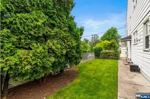 899 Maple Ave, Ridgefield, NJ 07657 - Photo 20