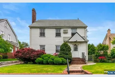 899 Maple Avenue, Ridgefield, NJ 07657 - Photo 1