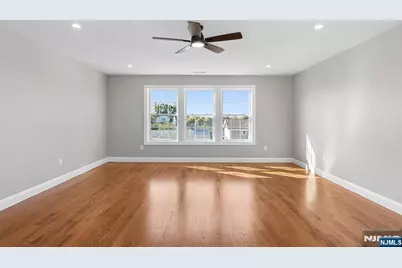 102 Charlton, Lodi, NJ 07644 - Photo 22