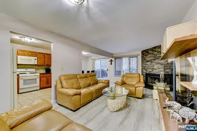 6 Hanson Place 6 #6, Wayne, NJ 07470 - Photo 8