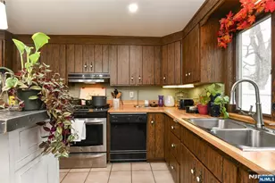 32 Grove St, Wanaque, NJ 07465 - Photo 18