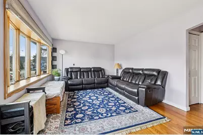 18 Scher Place, Passaic, NJ 07055 - Photo 4