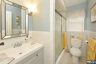 10-06 Essex Pl, Fair Lawn, NJ 07410 - Photo 10