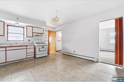 203 Westervelt Place, Lodi, NJ 07644 - Photo 10